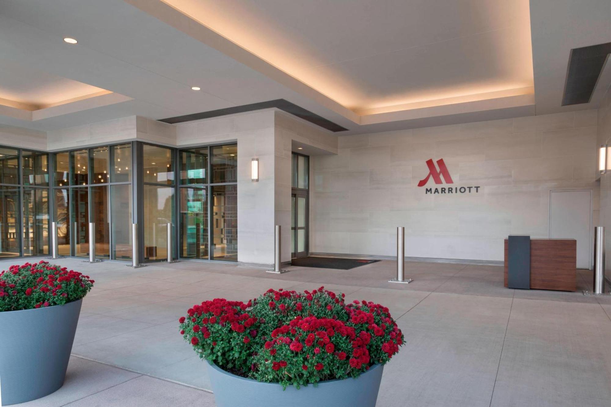 Buffalo Marriott At Lecom Harborcenter Екстер'єр фото