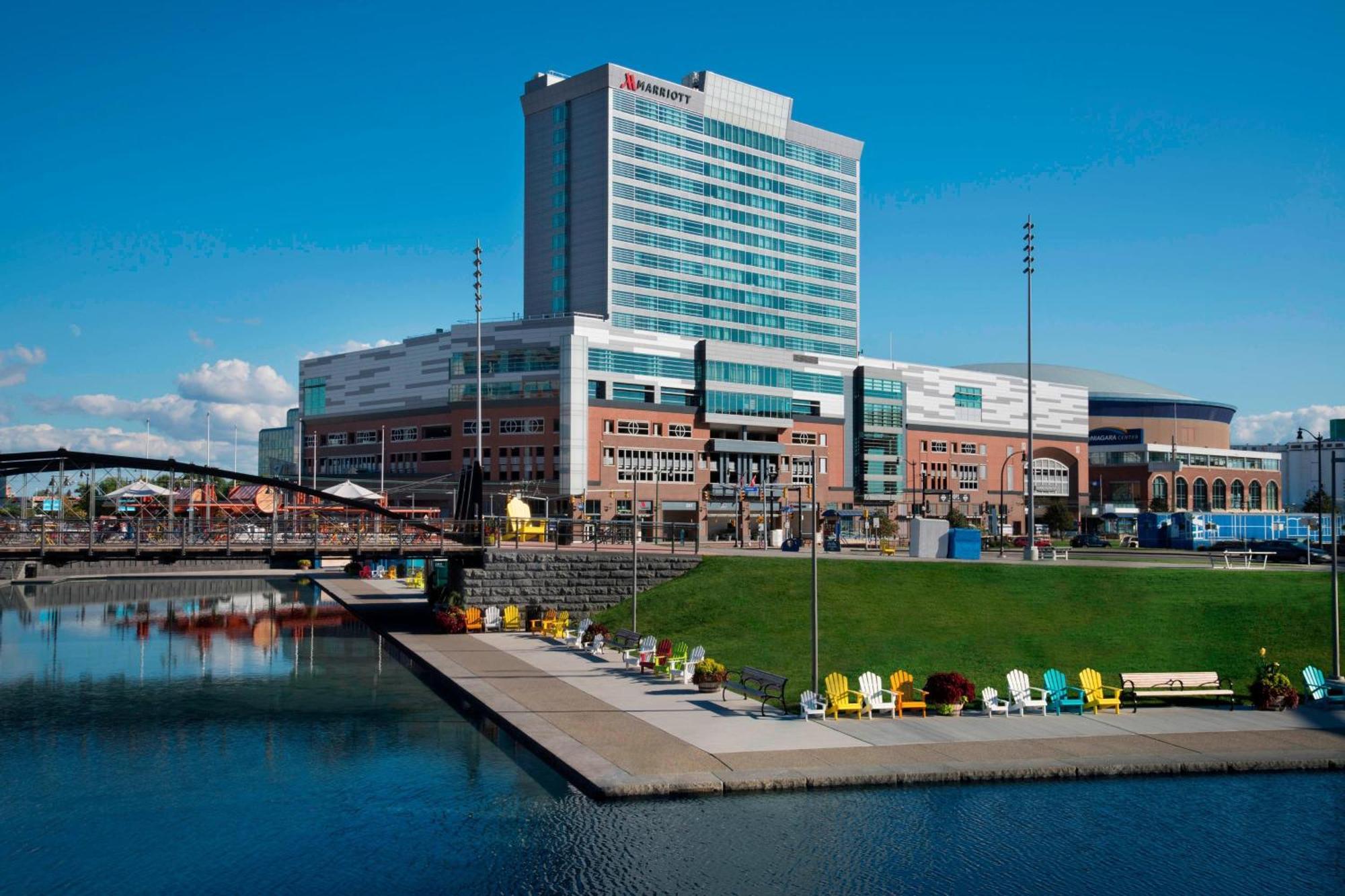 Buffalo Marriott At Lecom Harborcenter Екстер'єр фото