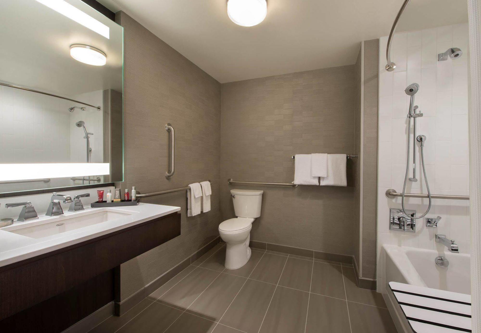 Buffalo Marriott At Lecom Harborcenter Екстер'єр фото