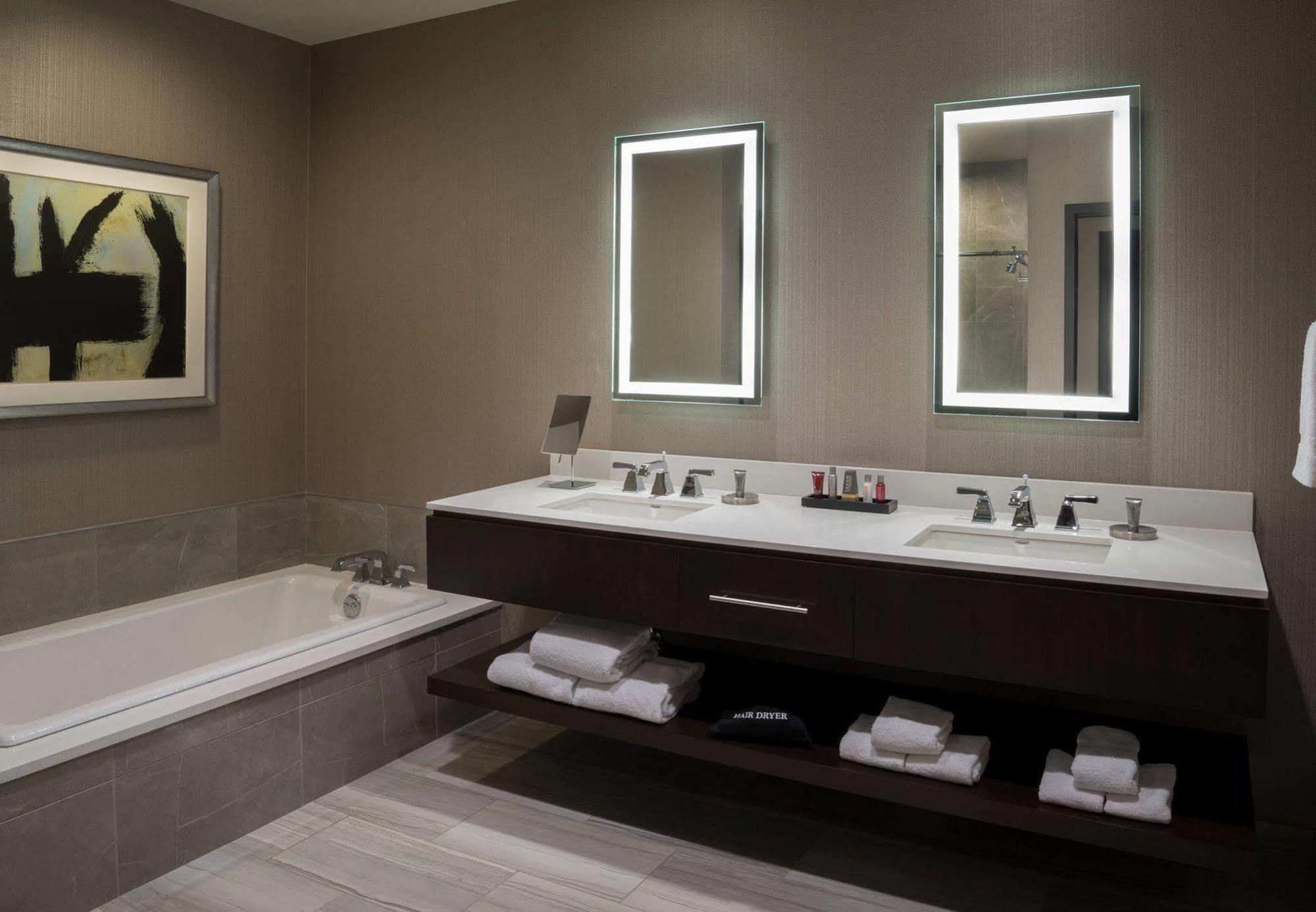Buffalo Marriott At Lecom Harborcenter Екстер'єр фото